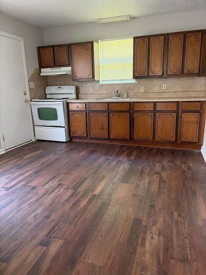 40 Monroe Ave - Photo 2 of 10