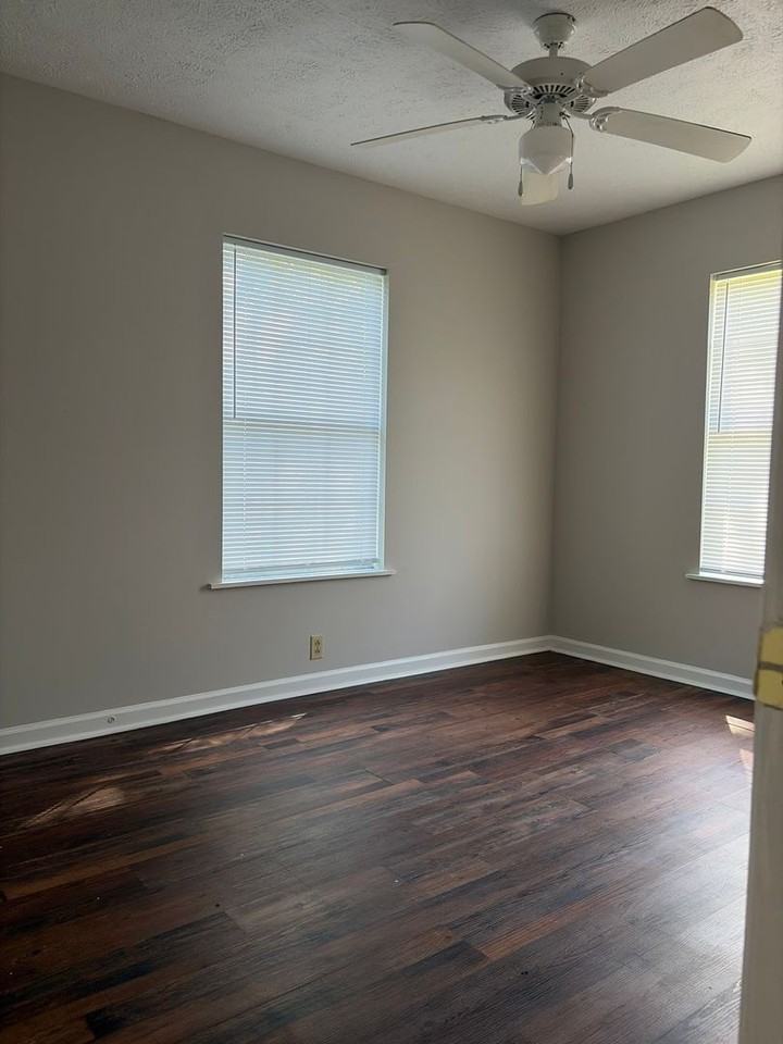 40 Monroe Ave - Photo 7 of 10