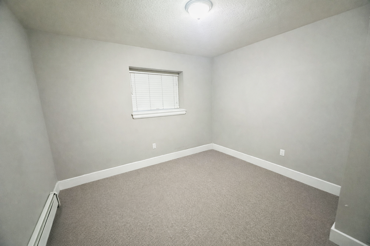 9751 160A Street - Photo 7 of 7