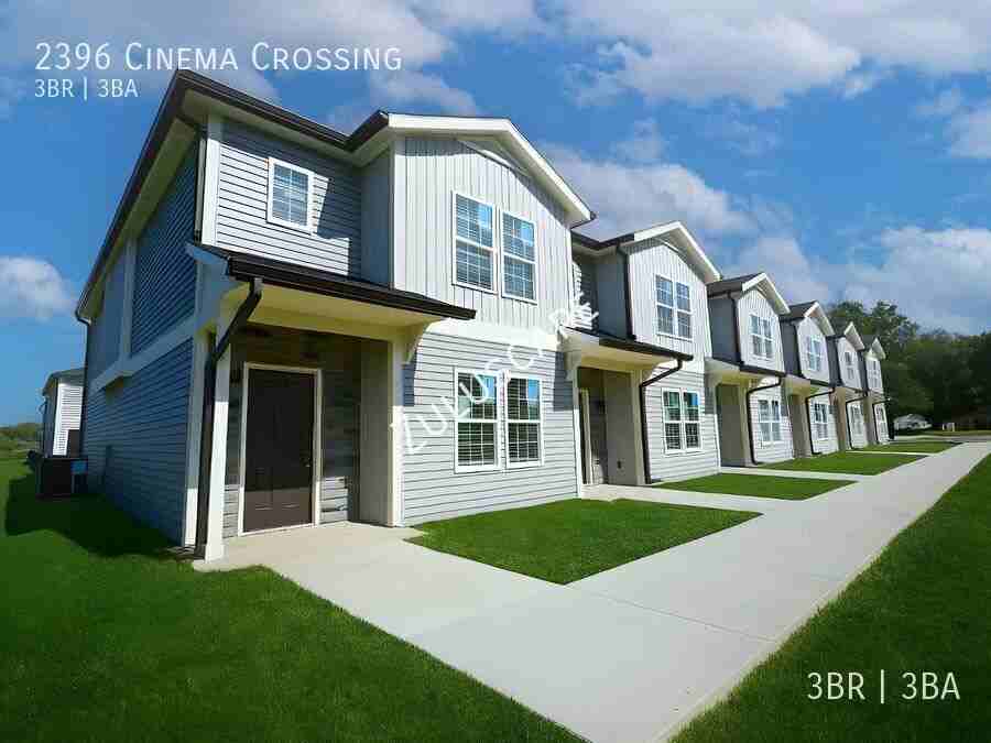 2396 Cinema Crossing - Photo 4 of 19