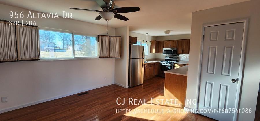 956 Altavia Dr - Photo 3 of 8