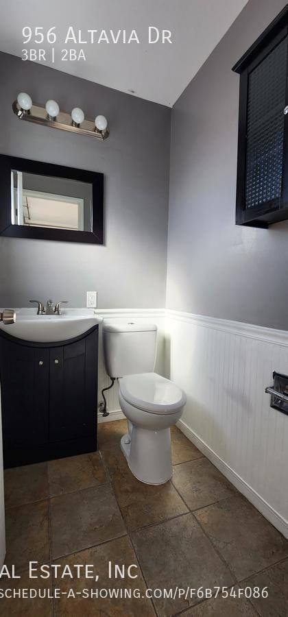 956 Altavia Dr - Photo 7 of 8