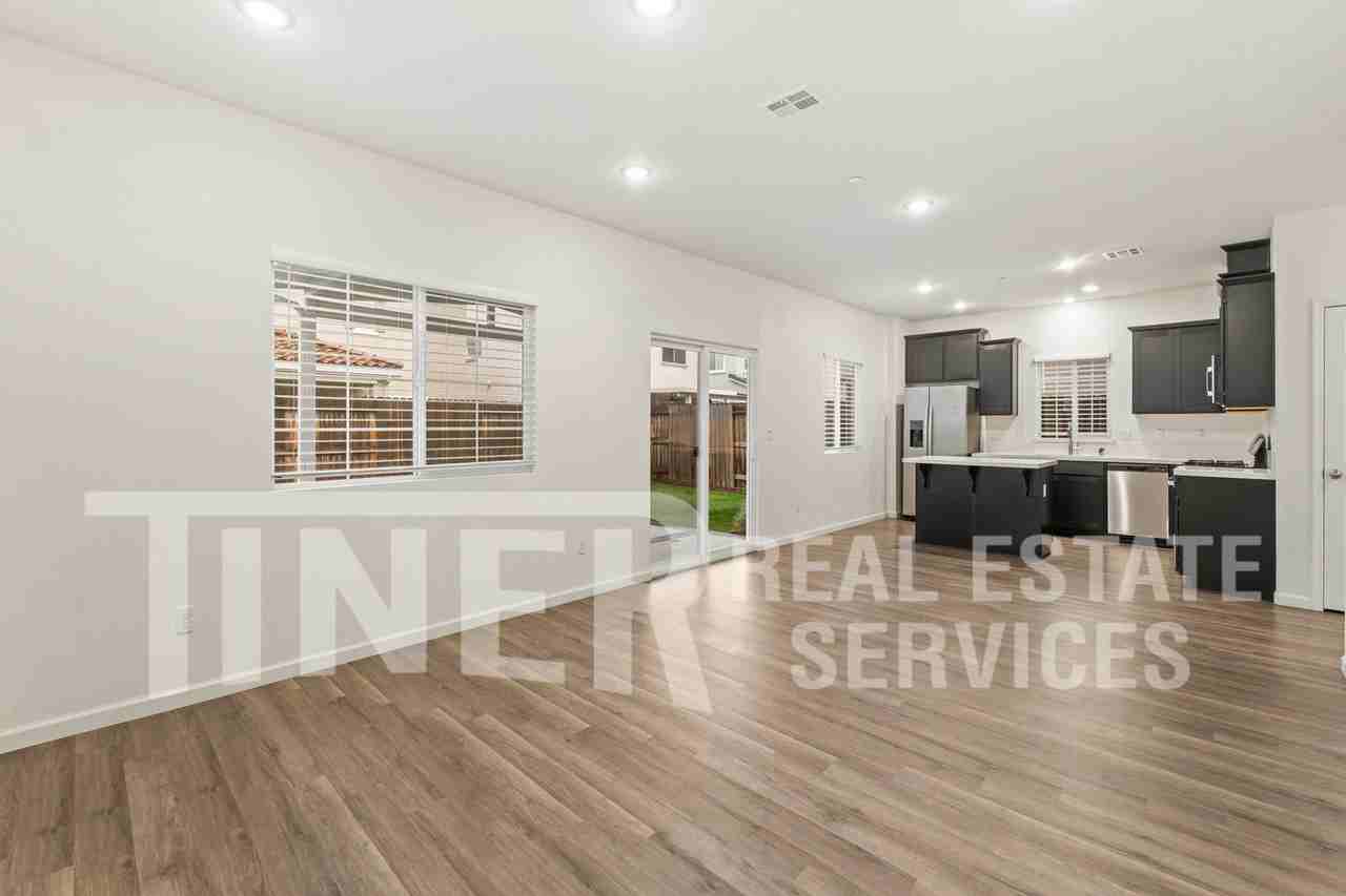 5032 Cloud Burst Way - Photo 2 of 28