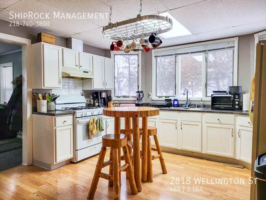 2818 Wellington St - Photo 5 of 18