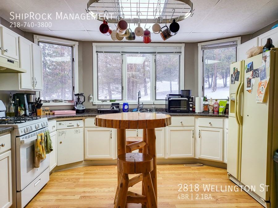 2818 Wellington St - Photo 6 of 18