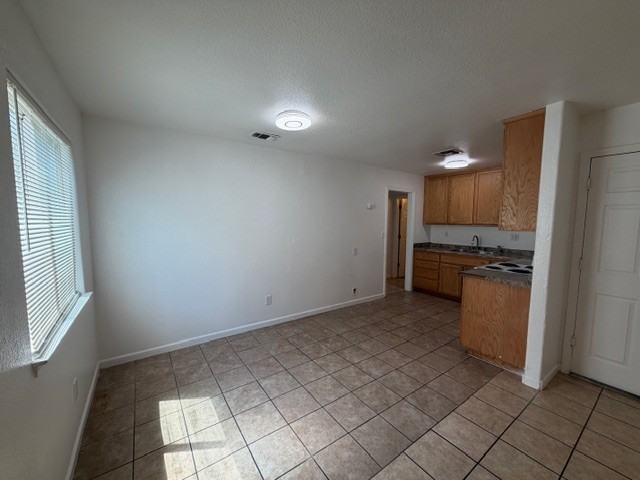 513 N Riverside Dr #1 - Photo 4 of 20