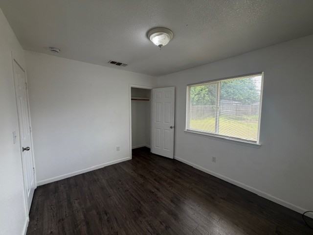 513 N Riverside Dr #1 - Photo 6 of 20