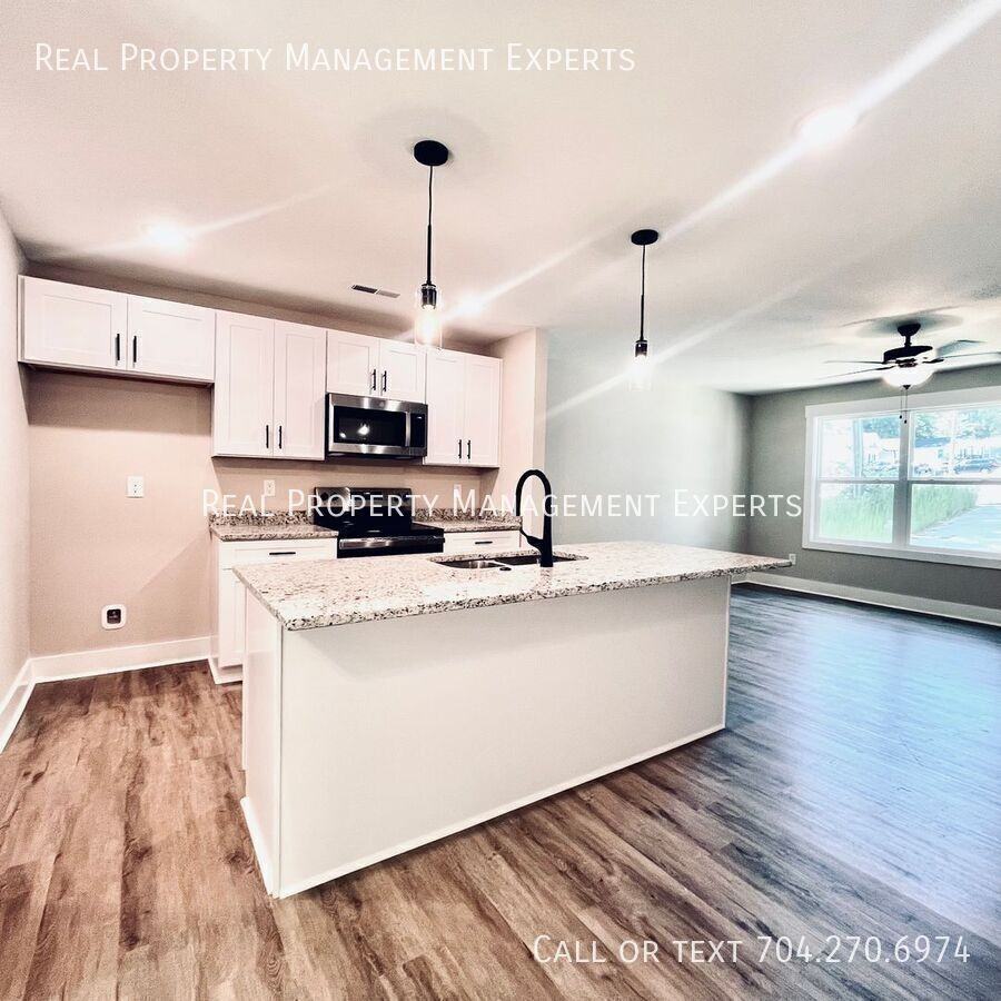 412 N Scruggs St - Photo 3 of 16