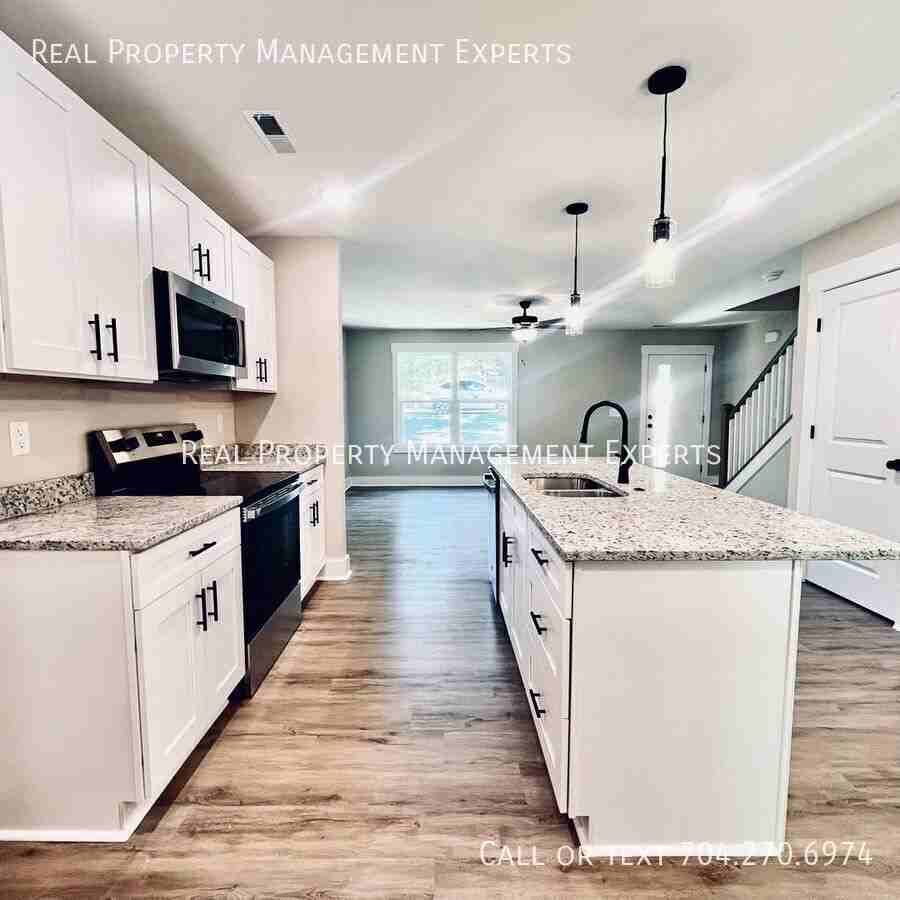 412 N Scruggs St - Photo 4 of 16