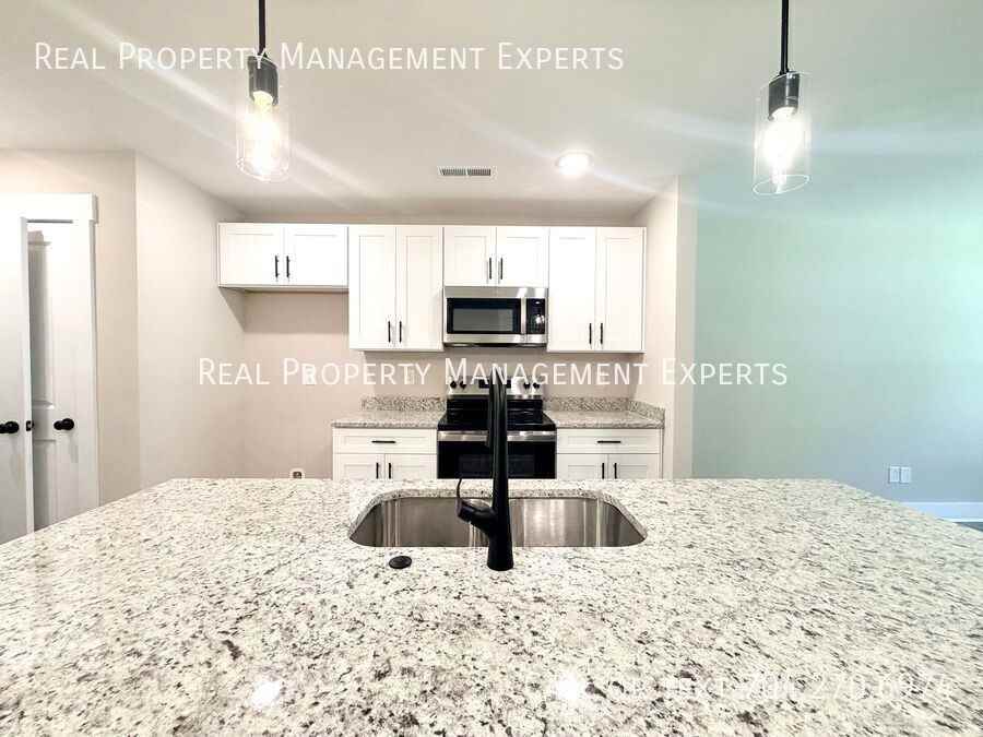 412 N Scruggs St - Photo 5 of 16