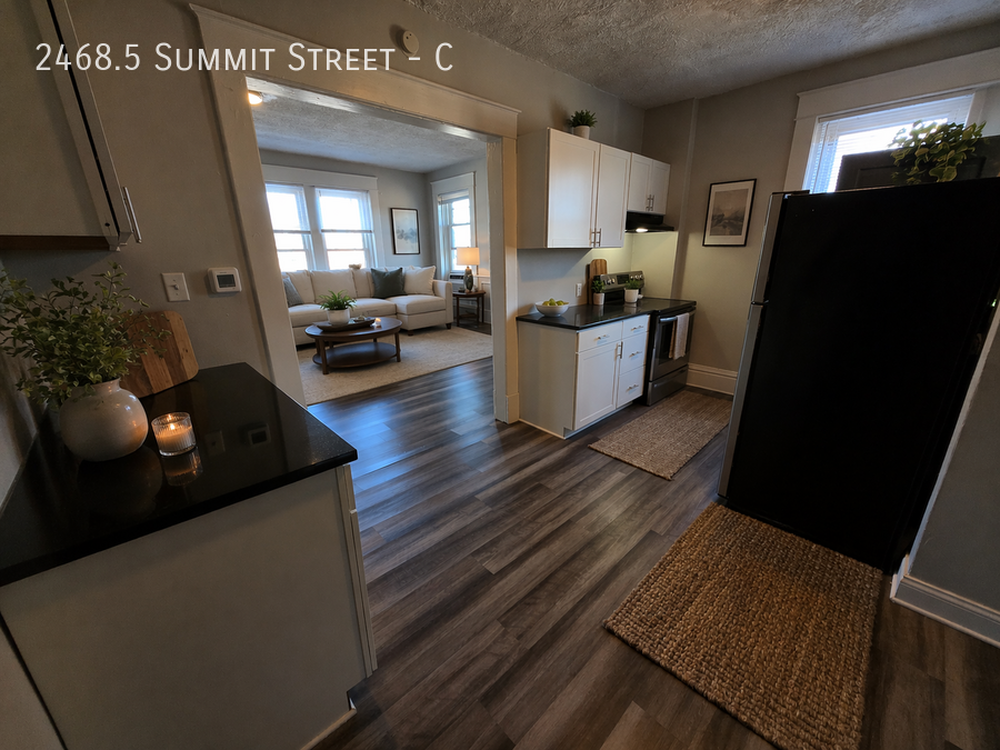 24685 Summit St #C - Photo 3 of 11