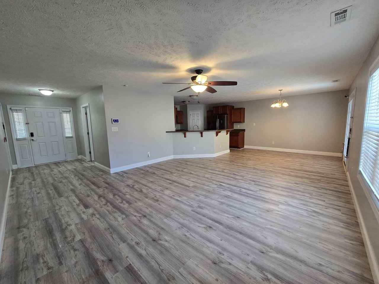 362 Broad Dr - Photo 3 of 28