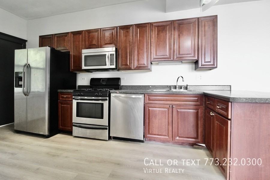 3720 S Indiana Ave #2 - Photo 2 of 39