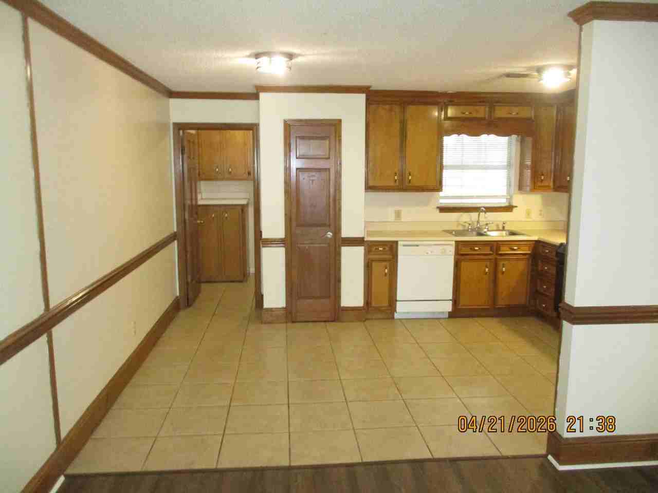 103 Acacia Ct Apt B - Photo 3 of 10