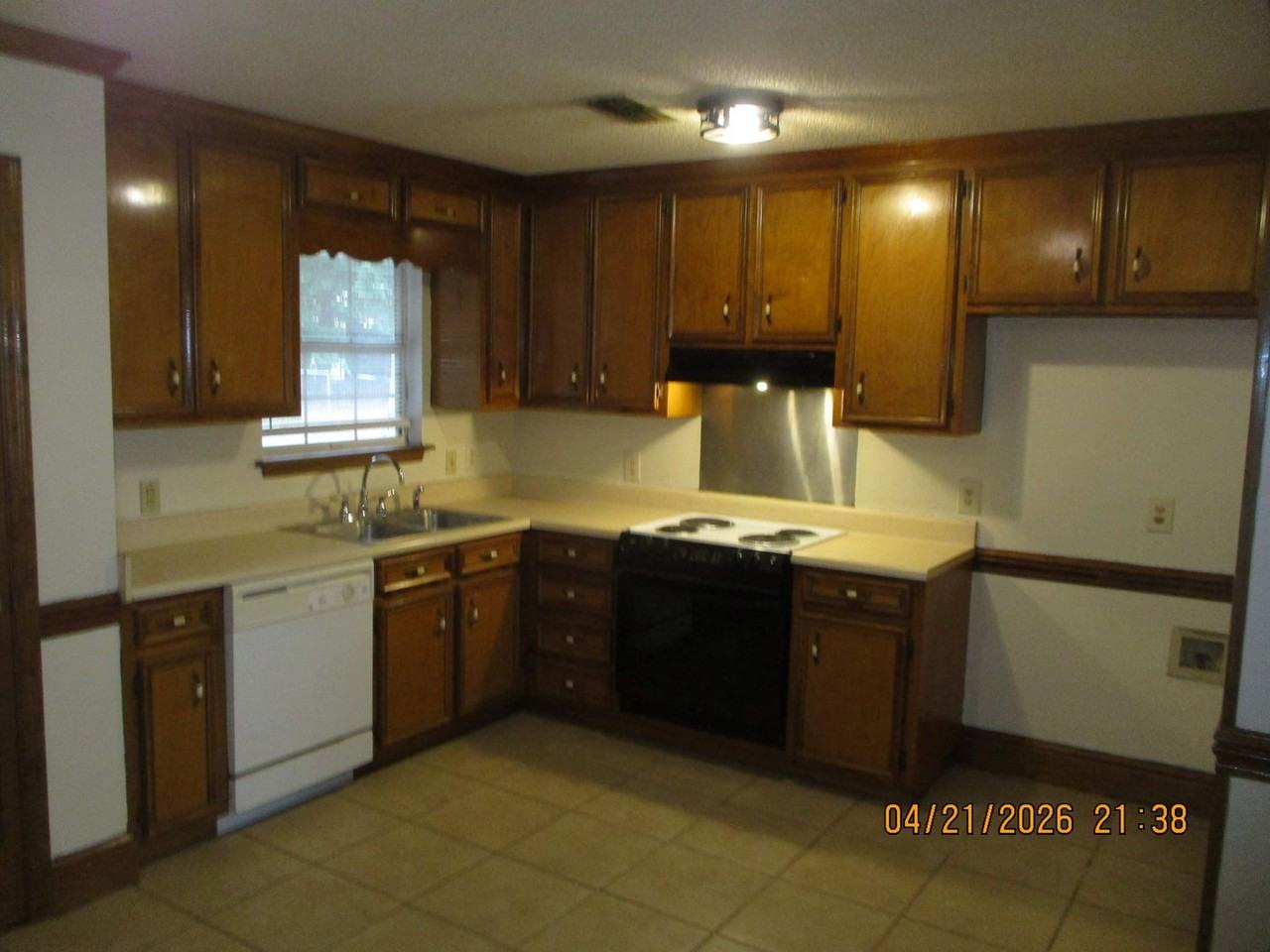 103 Acacia Ct Apt B - Photo 4 of 10