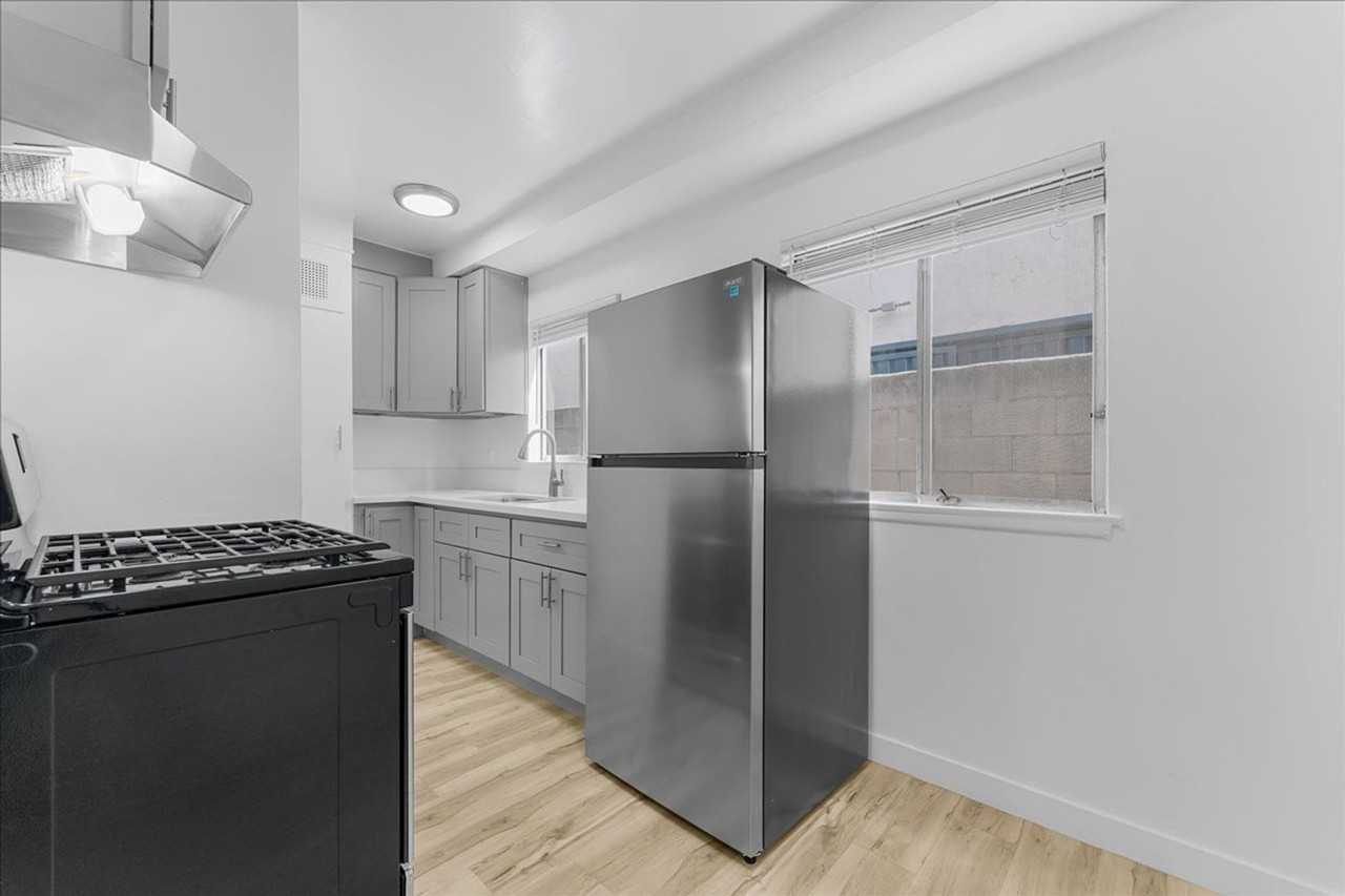 12250 Grevillea Ave #B - Photo 3 of 18