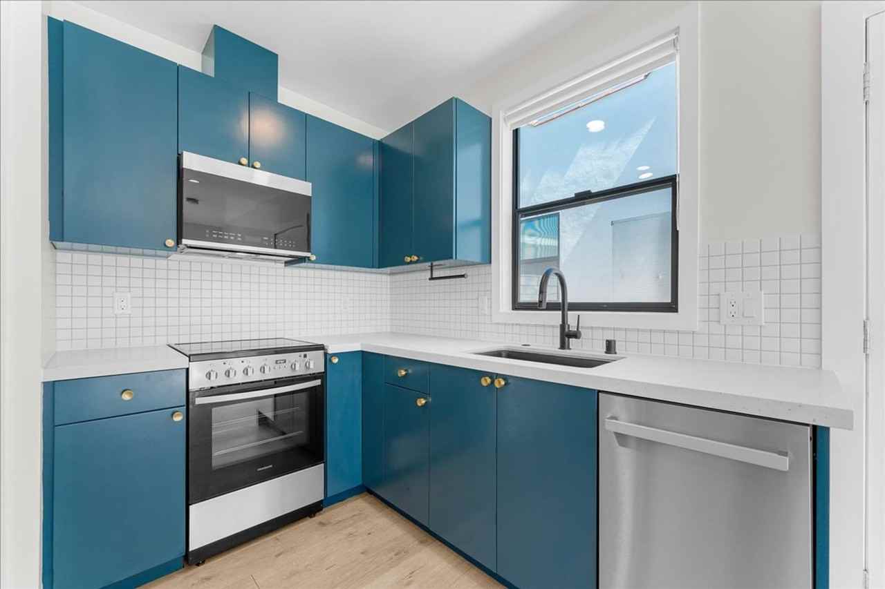 3379 Eagle Rock Blvd - Photo 4 of 9