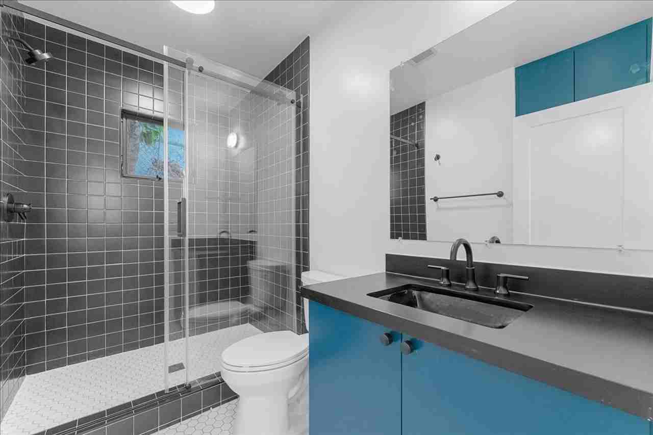 3379 Eagle Rock Blvd - Photo 7 of 9