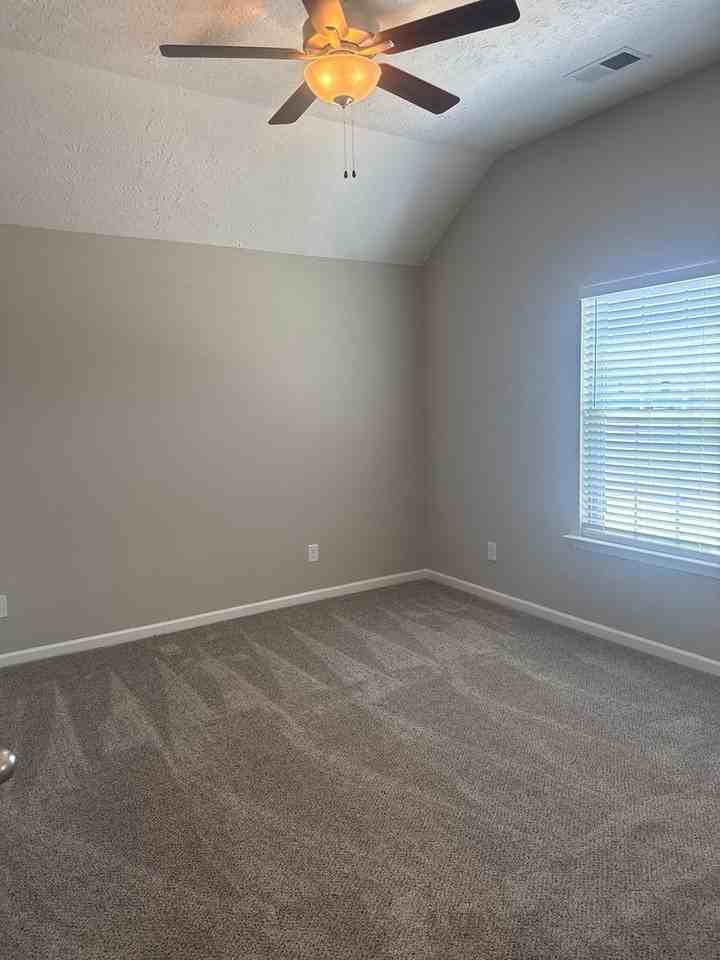 102 Hidden Cir - Photo 4 of 11