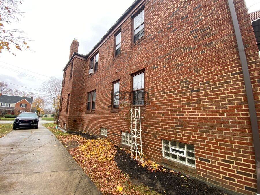 17724 Hilliard Rd Uppr - Photo 4 of 20