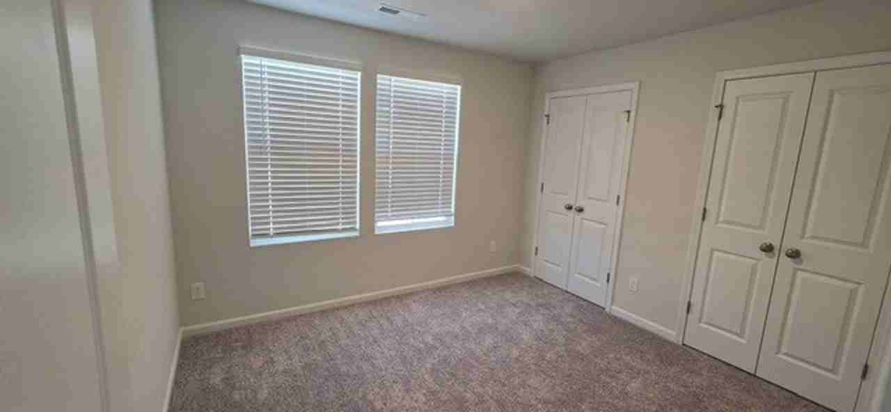 5037 Fallmeade Rd - Photo 7 of 20