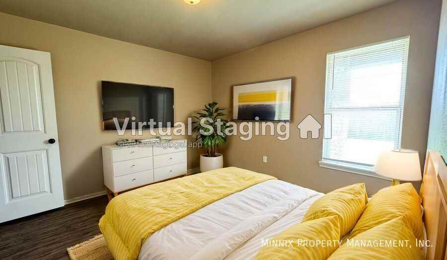 2413 N Avenue O - Photo 3 of 25