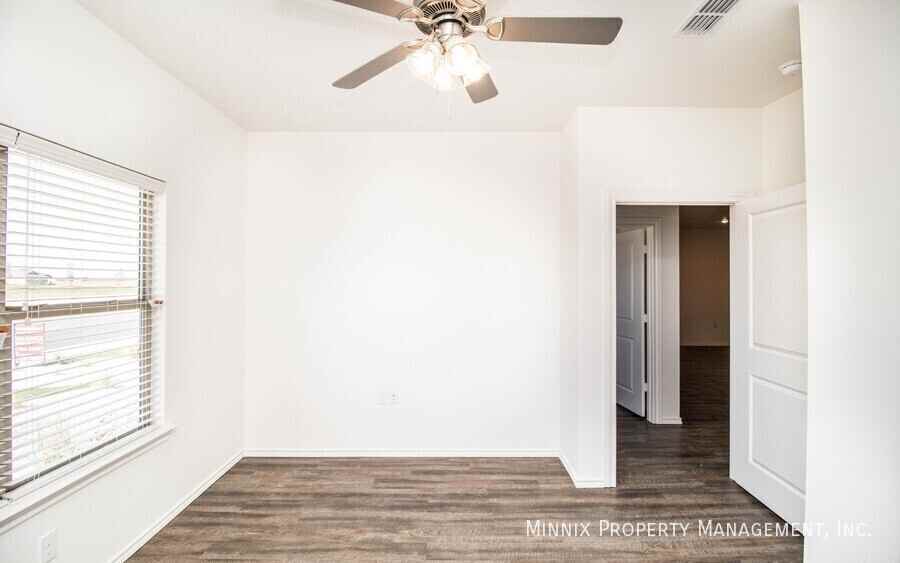 6912 21st St - Photo 4 of 28