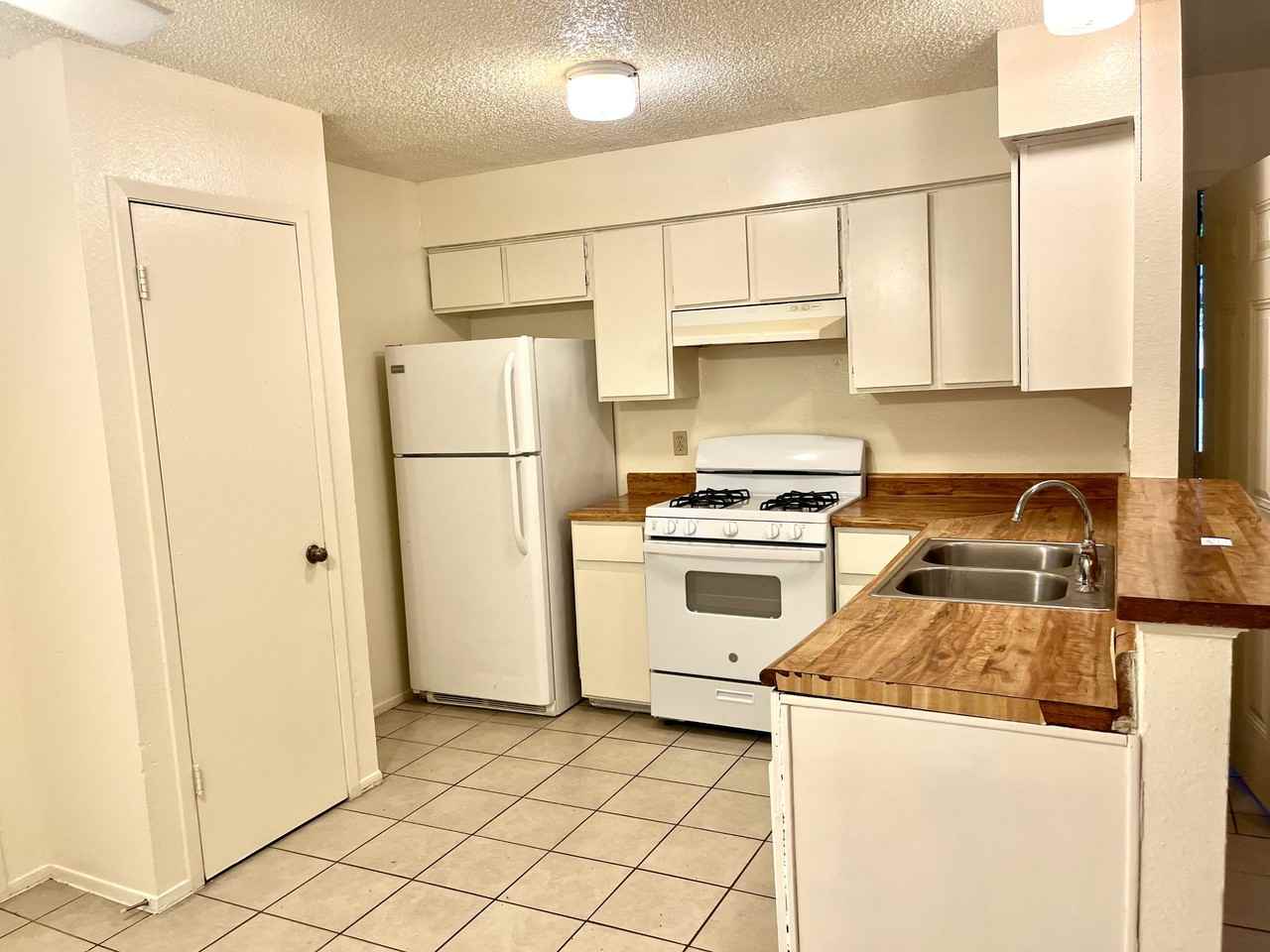 9511 Night Star Dr #B - Photo 2 of 4