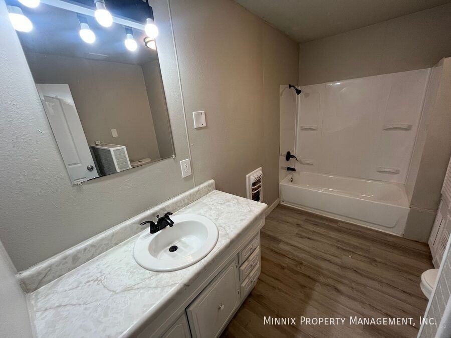 950 S 10th St - Photo 6 of 14