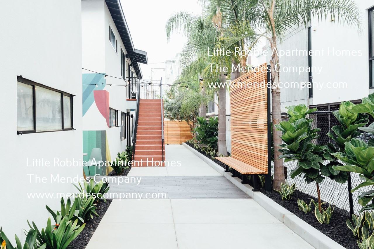 1762 1/2 Robinson Ave - Photo 3 of 14