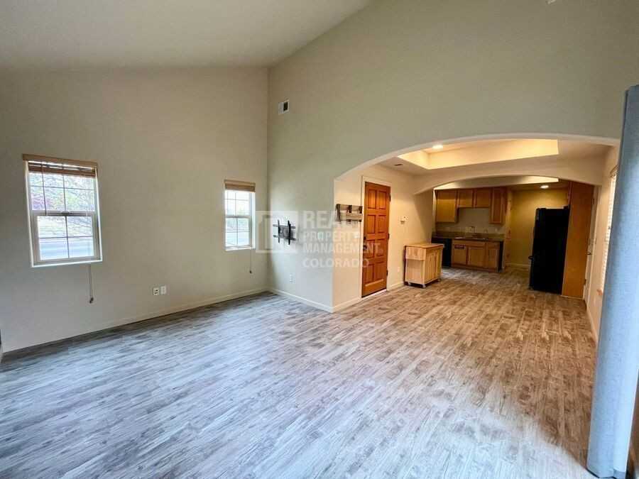 9524 Martin Luther King Blvd - Photo 5 of 12