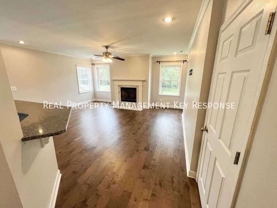 124 Summerlin Dr - Photo 5 of 18