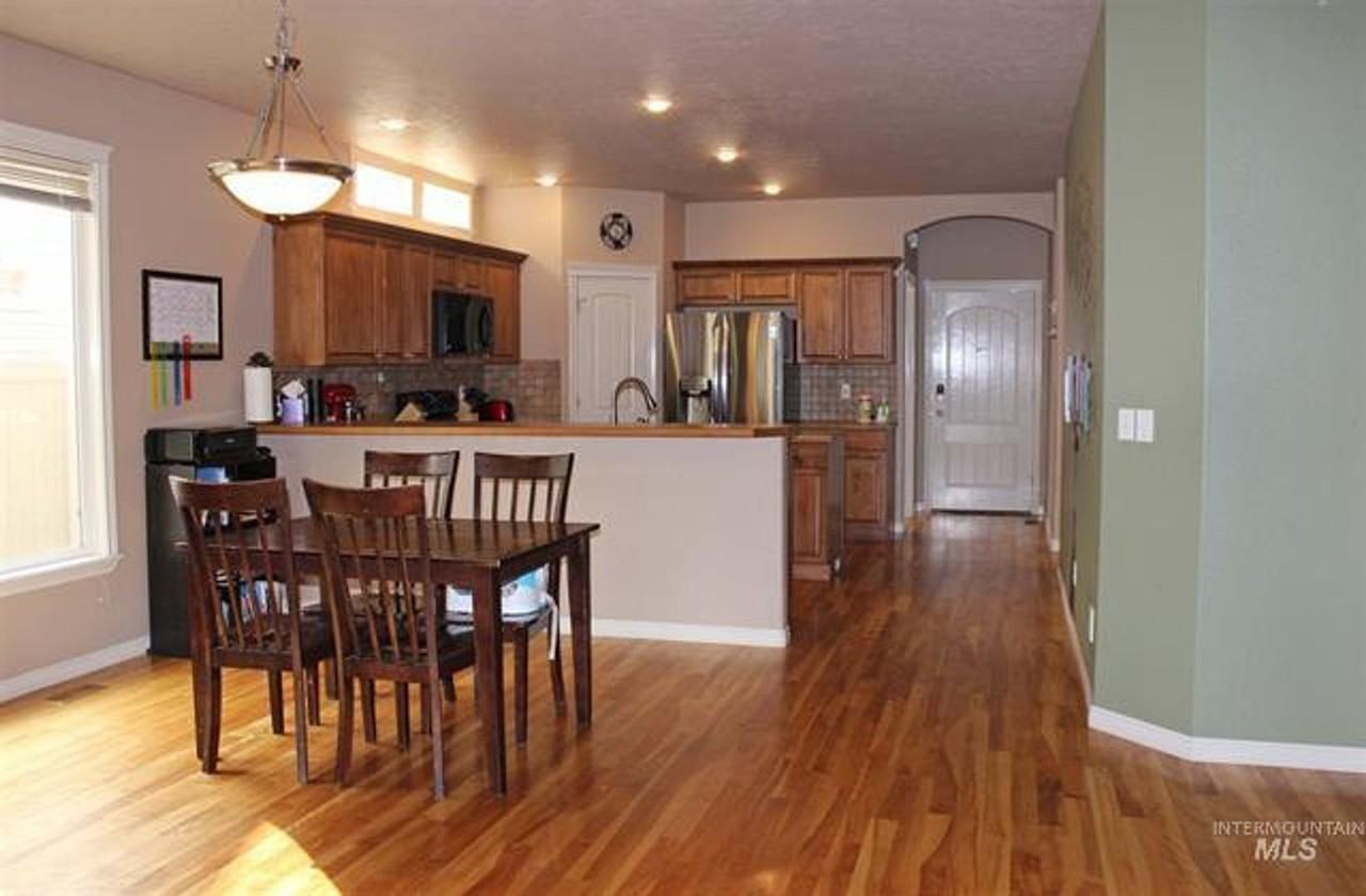 1370 E Ionia St - Photo 6 of 23