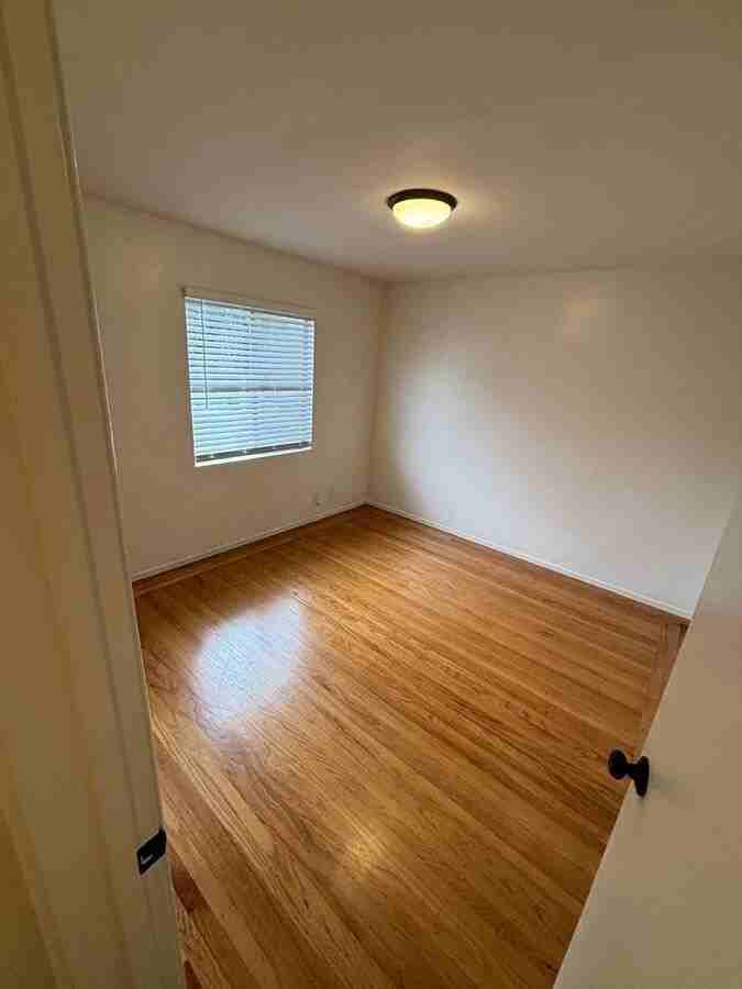 414 Staten Ave #2F - Photo 6 of 11