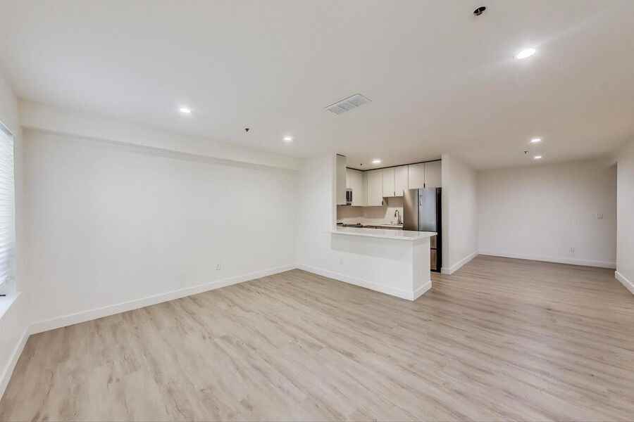 95 41st St #301 - Photo 2 of 25