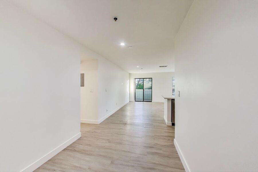 95 41st St #301 - Photo 4 of 25