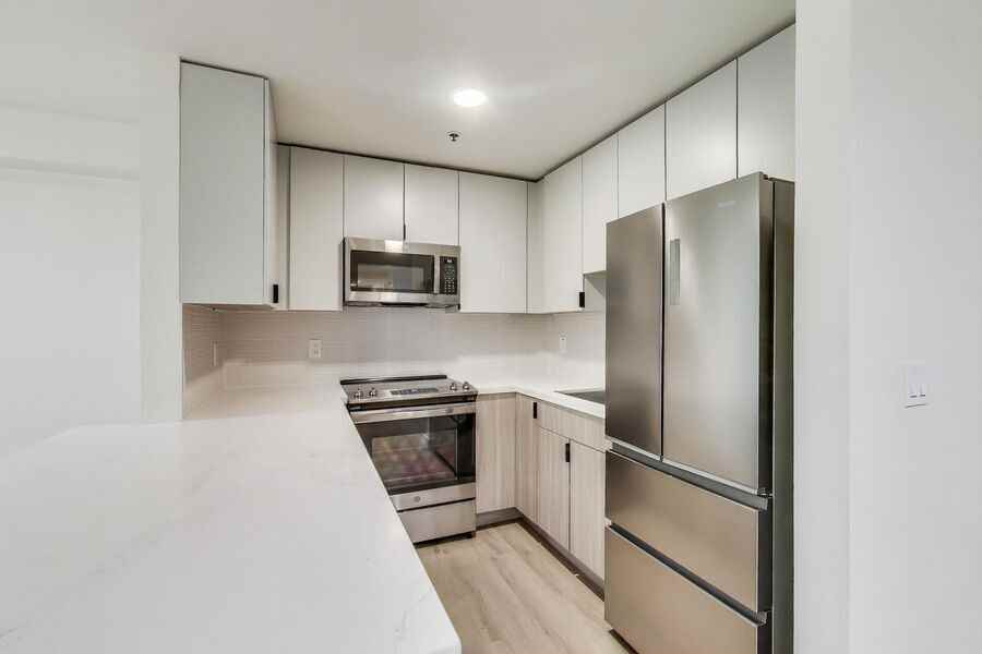 95 41st St #301 - Photo 5 of 25