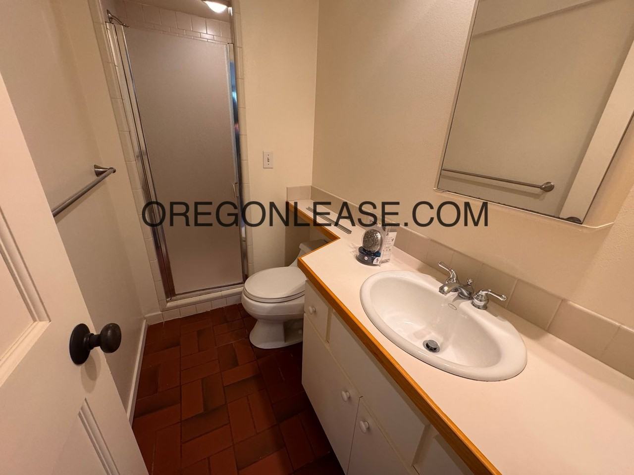 1223 Ferry St #6 - Photo 7 of 11