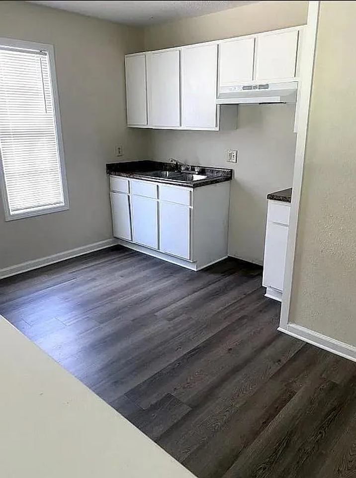 308 GANNT ST - Photo 4 of 19