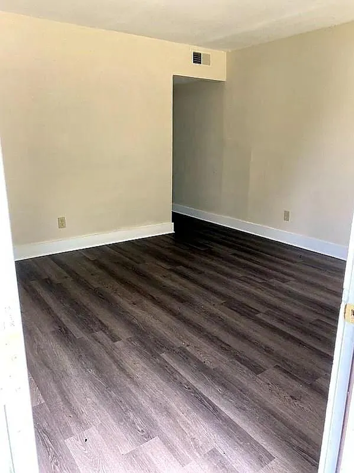 308 GANNT ST - Photo 6 of 19