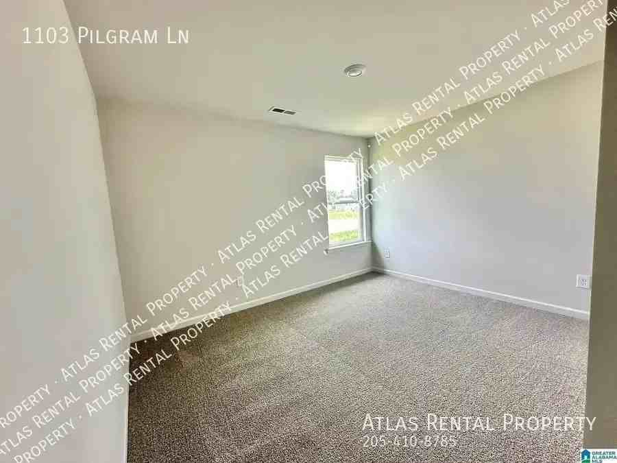 1103 Pilgrim Ln - Photo 3 of 12