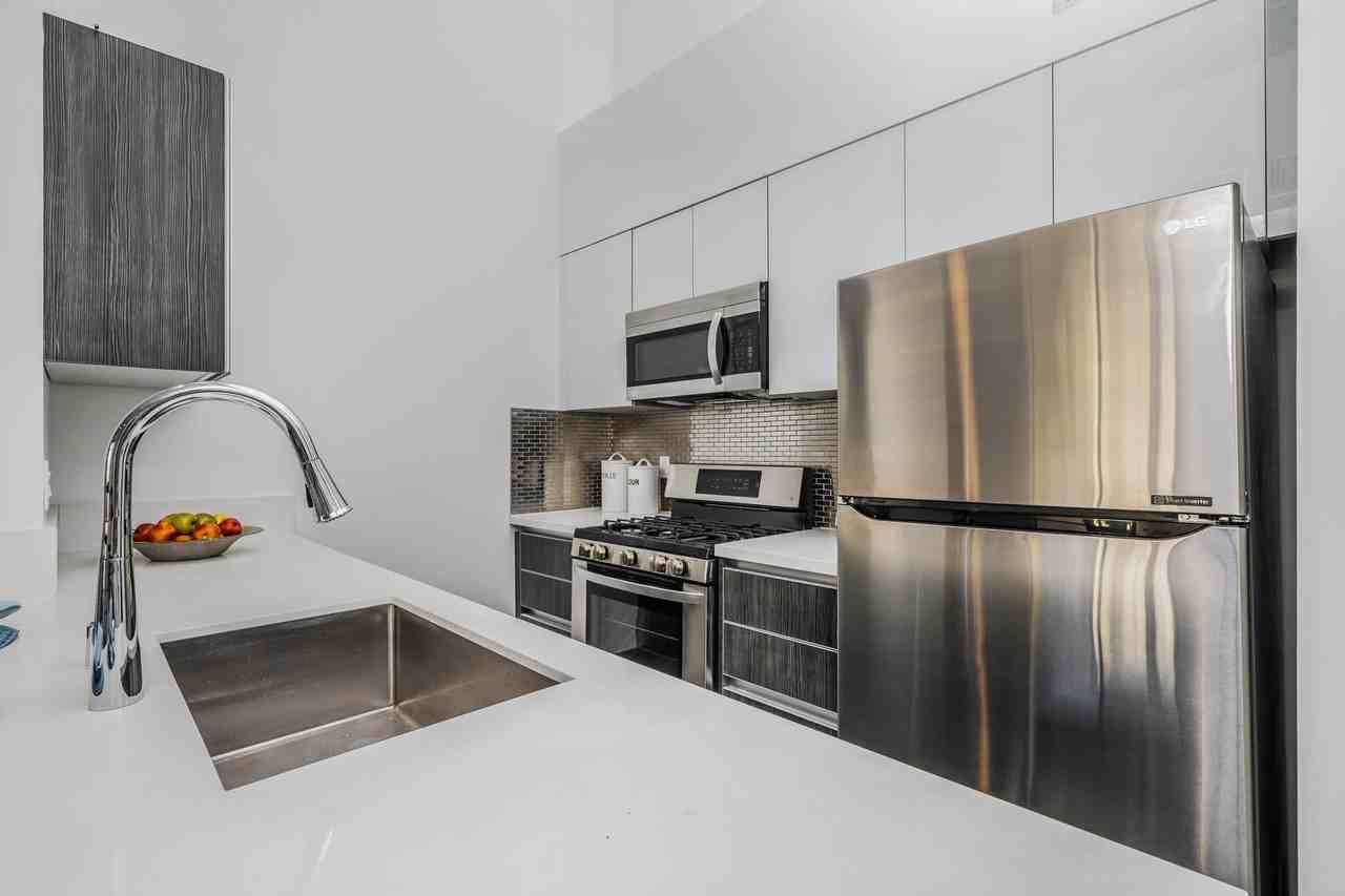 Townhouse in East Hollywood w/ Parking & Private Rooftop Deck! - Photo 3 of 12