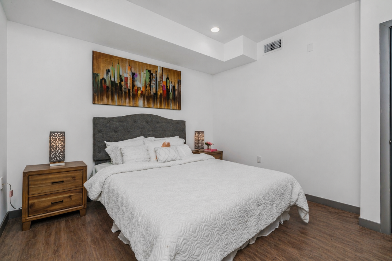 Townhouse in East Hollywood w/ Parking & Private Rooftop Deck! - Photo 6 of 12