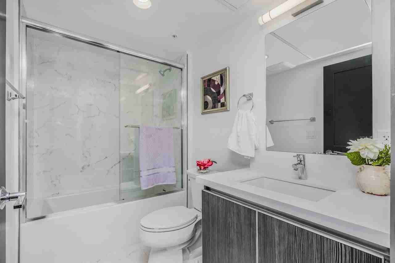 Townhouse in East Hollywood w/ Parking & Private Rooftop Deck! - Photo 7 of 12