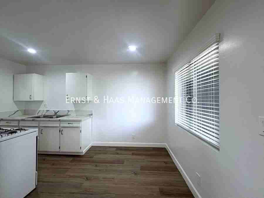 230 E Hullett St #07 - Photo 5 of 12
