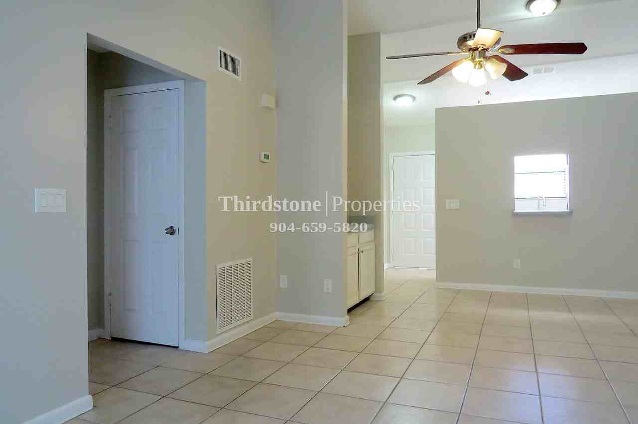 1324 Jefferson Ave #C - Photo 2 of 16