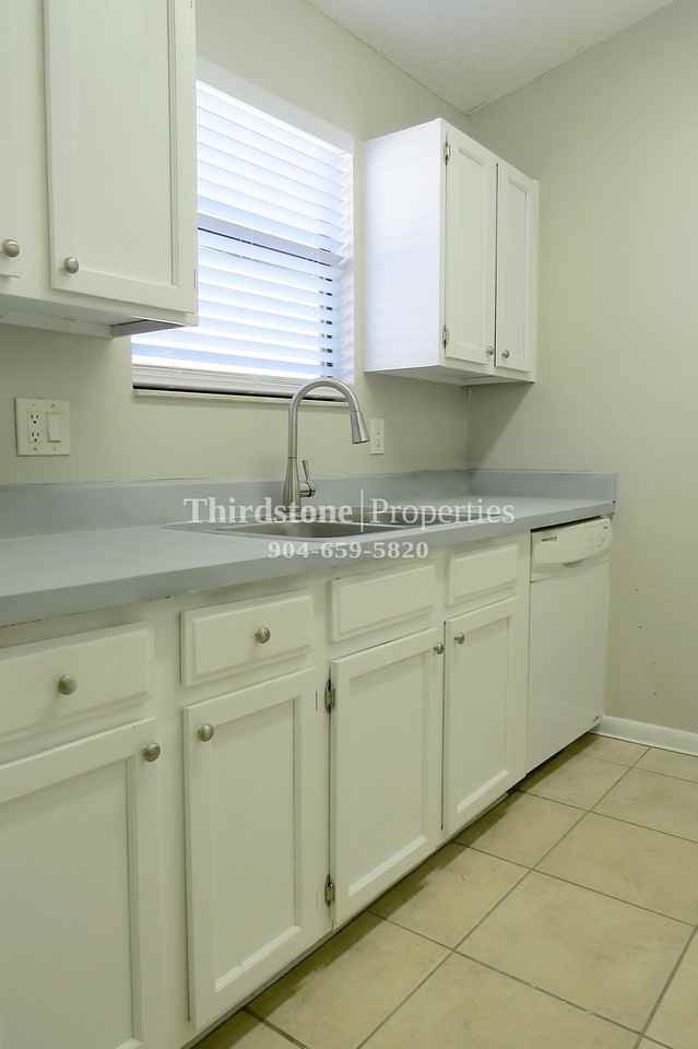 1324 Jefferson Ave #C - Photo 4 of 16