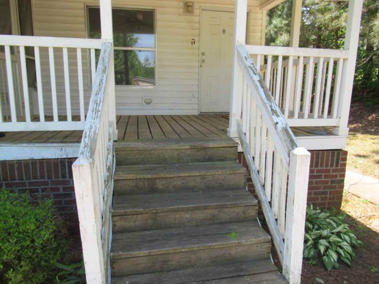 406 Crystal Dr - Photo 3 of 33