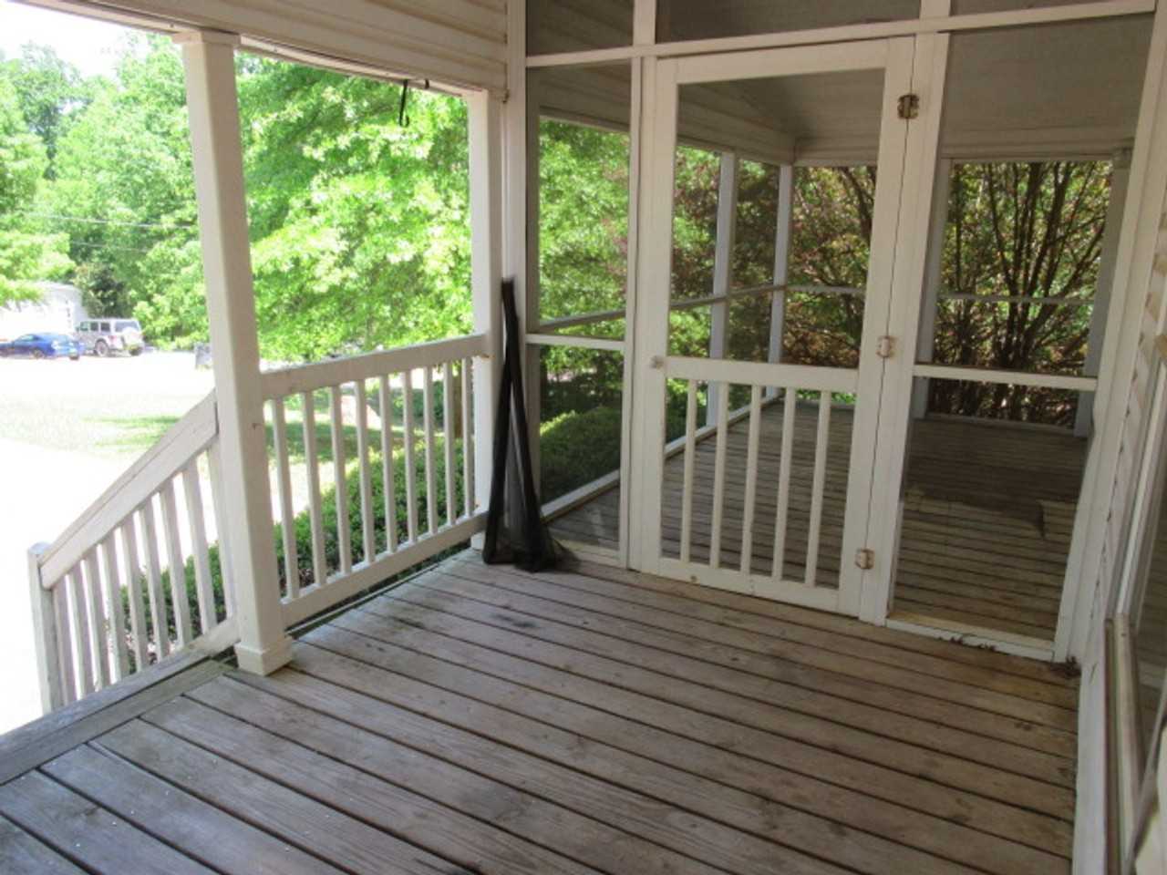 406 Crystal Dr - Photo 4 of 33