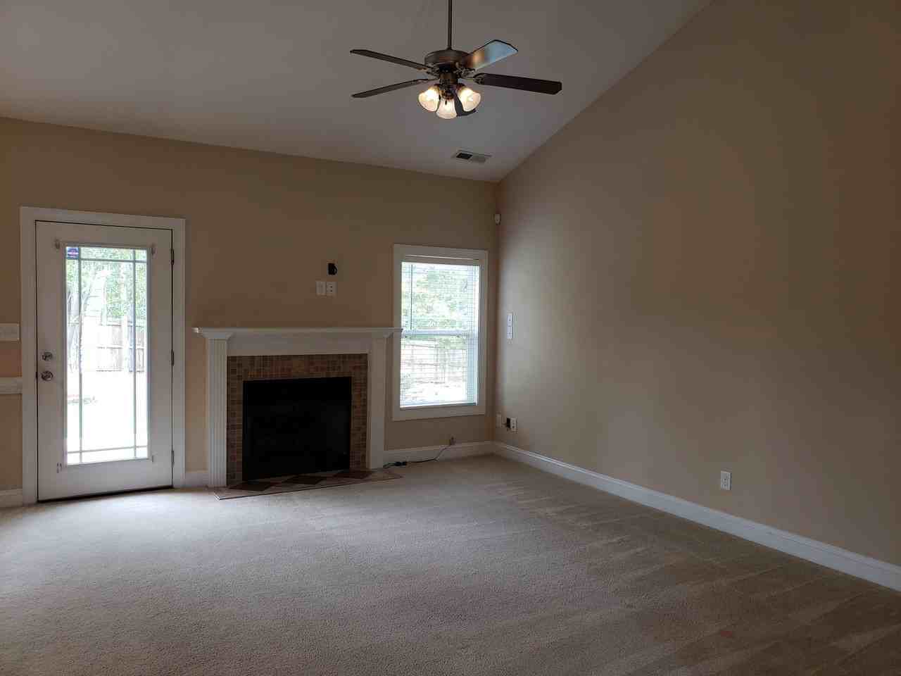 121 Harding Ln - Photo 3 of 18